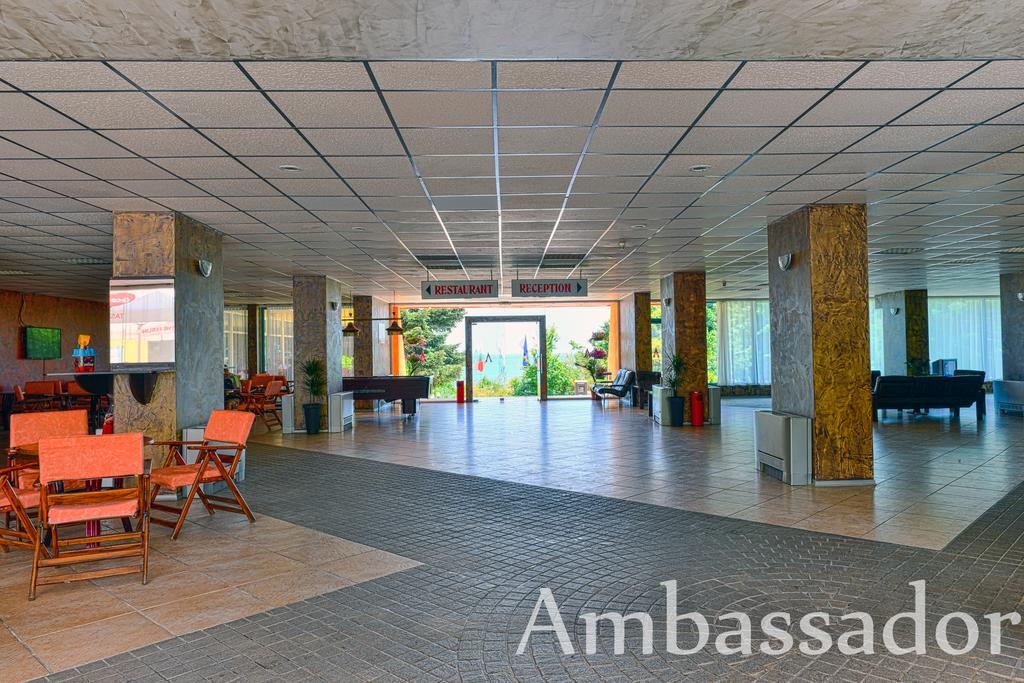 Hotel Ambassador - Free Parking Golden Sands Bagian luar foto