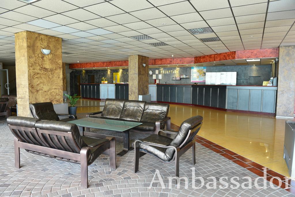 Hotel Ambassador - Free Parking Golden Sands Bagian luar foto