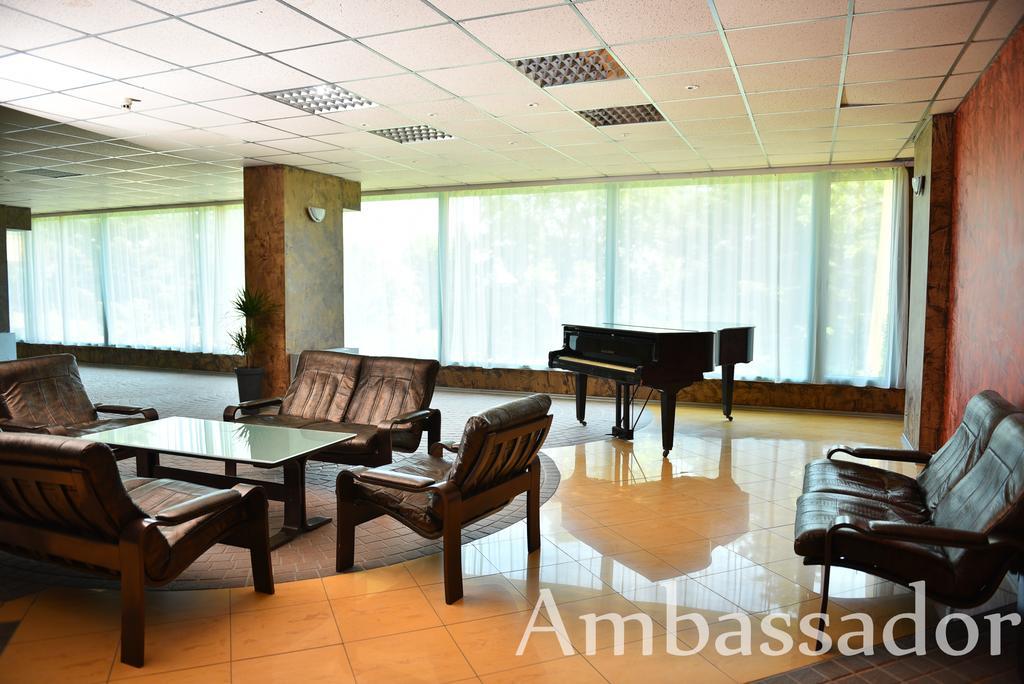 Hotel Ambassador - Free Parking Golden Sands Bagian luar foto