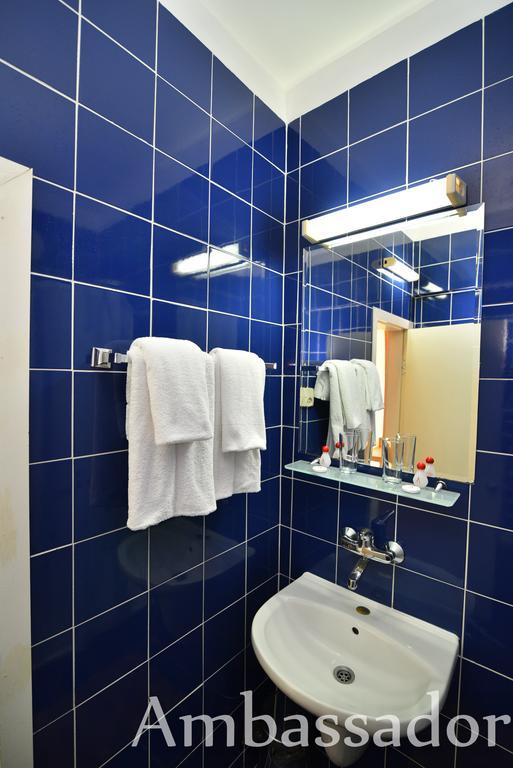 Hotel Ambassador - Free Parking Golden Sands Bagian luar foto