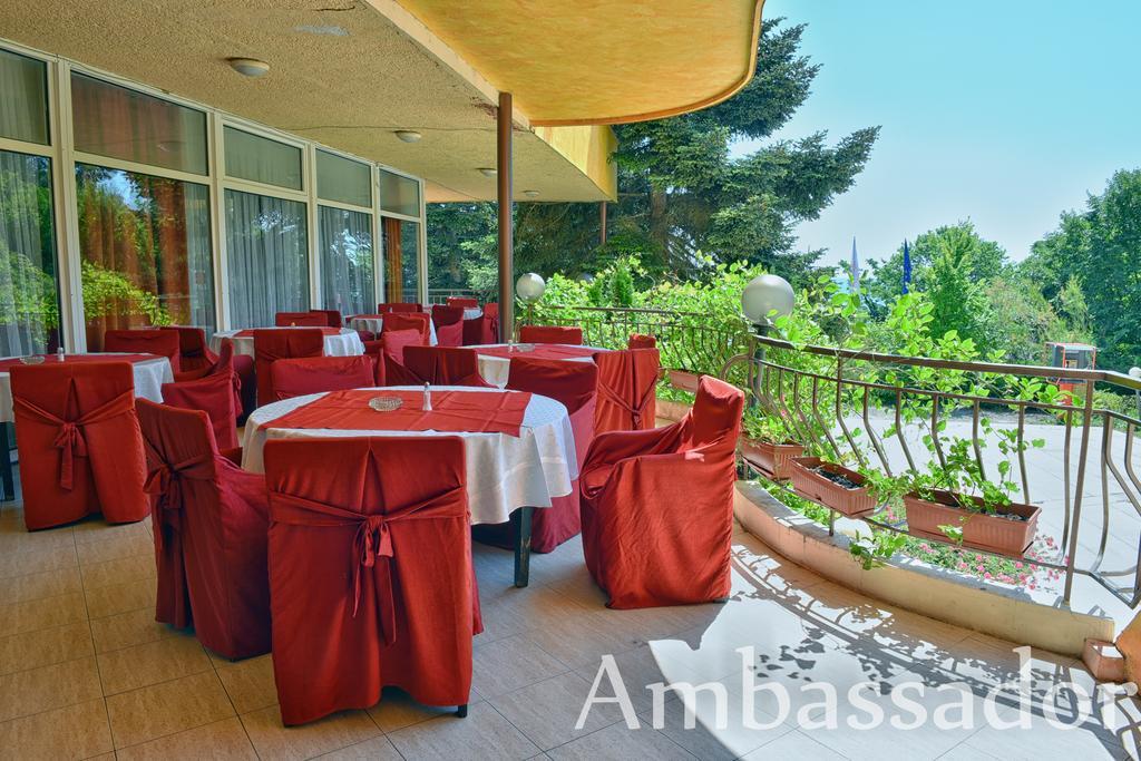 Hotel Ambassador - Free Parking Golden Sands Bagian luar foto