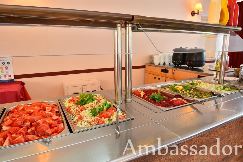 Hotel Ambassador - Free Parking Golden Sands Bagian luar foto